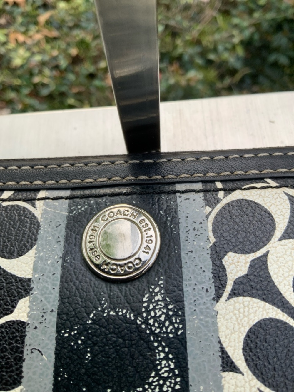 Coach Black and White Signature Zip Around Wallet - Picture 6 of 12